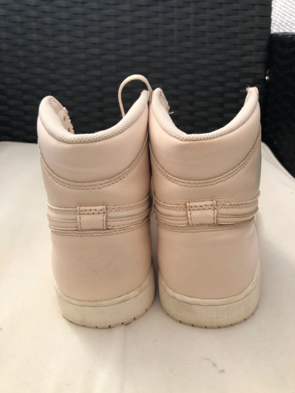 Jordan 1 “Guava Ice” Size 9.5 M